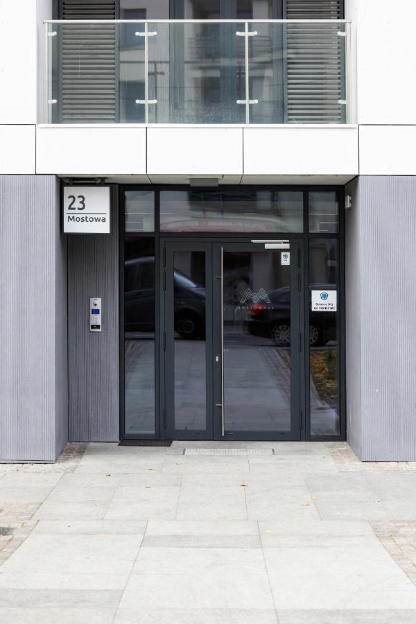 Apartament Black & White Mostowa By Renters Poznan Bagian luar foto