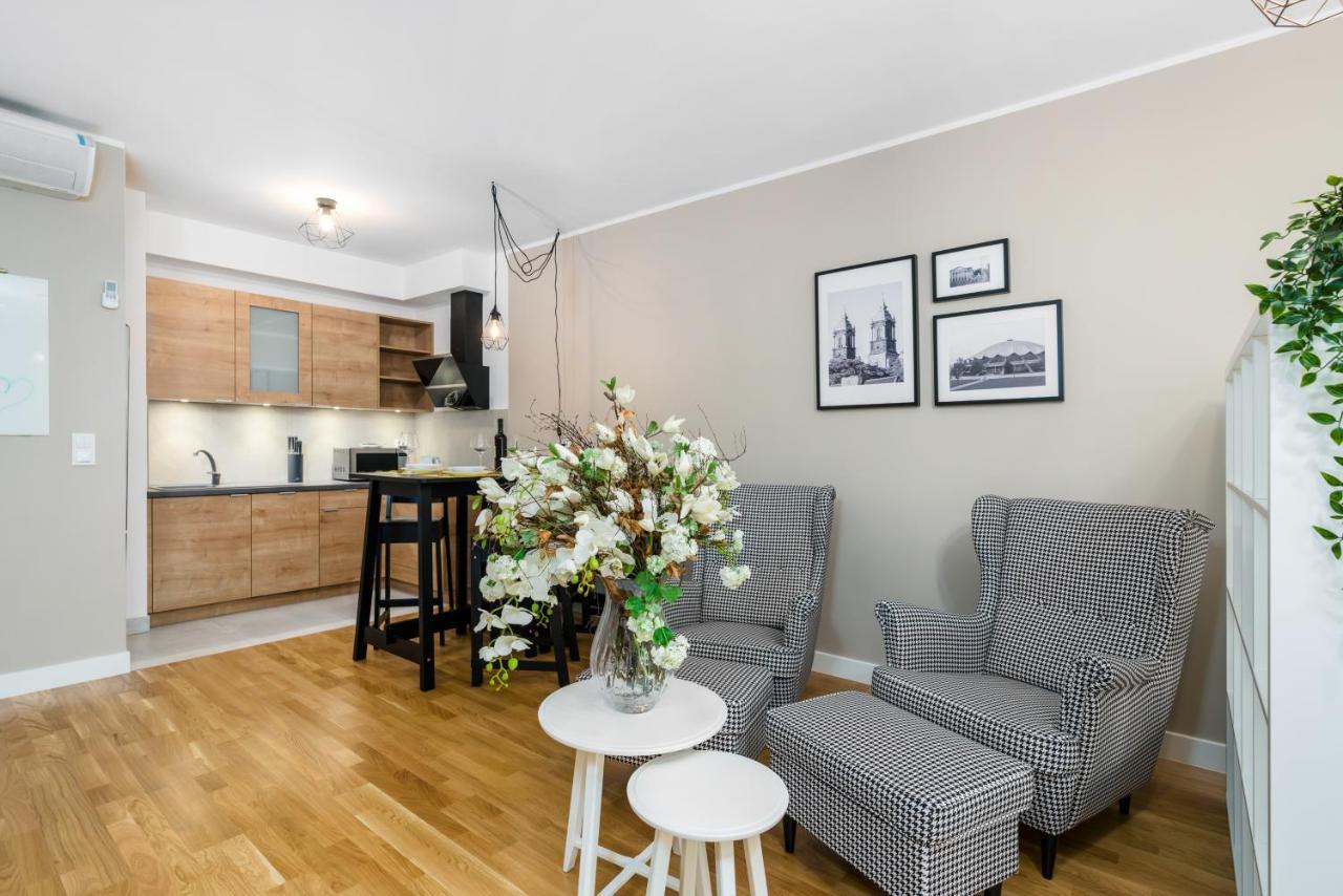 Apartament Black & White Mostowa By Renters Poznan Bagian luar foto