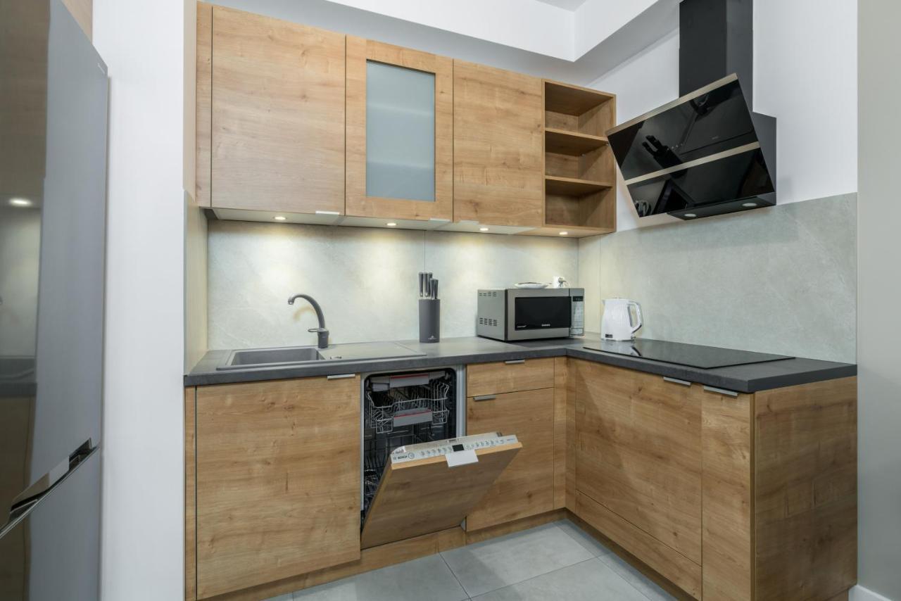 Apartament Black & White Mostowa By Renters Poznan Bagian luar foto